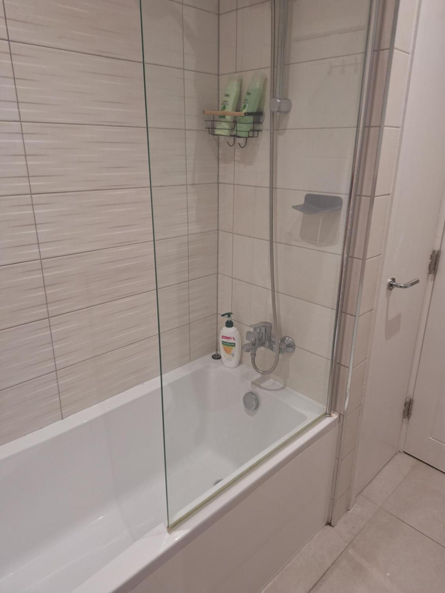 Budget Single Room Only For One Adult - Shared Flat Northolt  Exteriér fotografie
