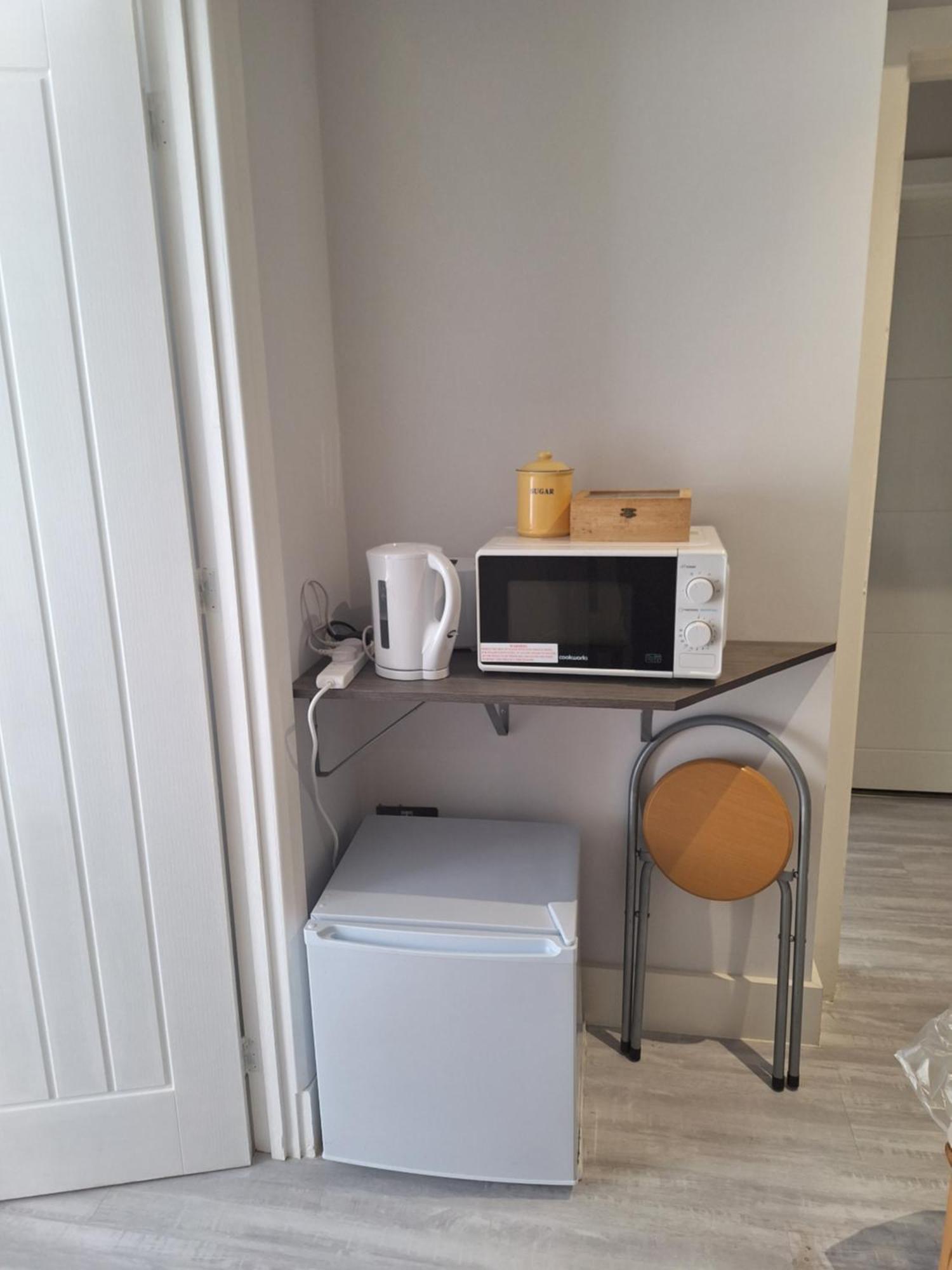 Budget Single Room Only For One Adult - Shared Flat Northolt  Exteriér fotografie